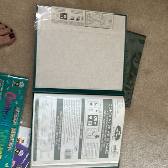 NEW: 2 scrapbooks, 4 kits of jumbo cut-out scrapbook pages and free paper pizazz - Picture 14 of 16